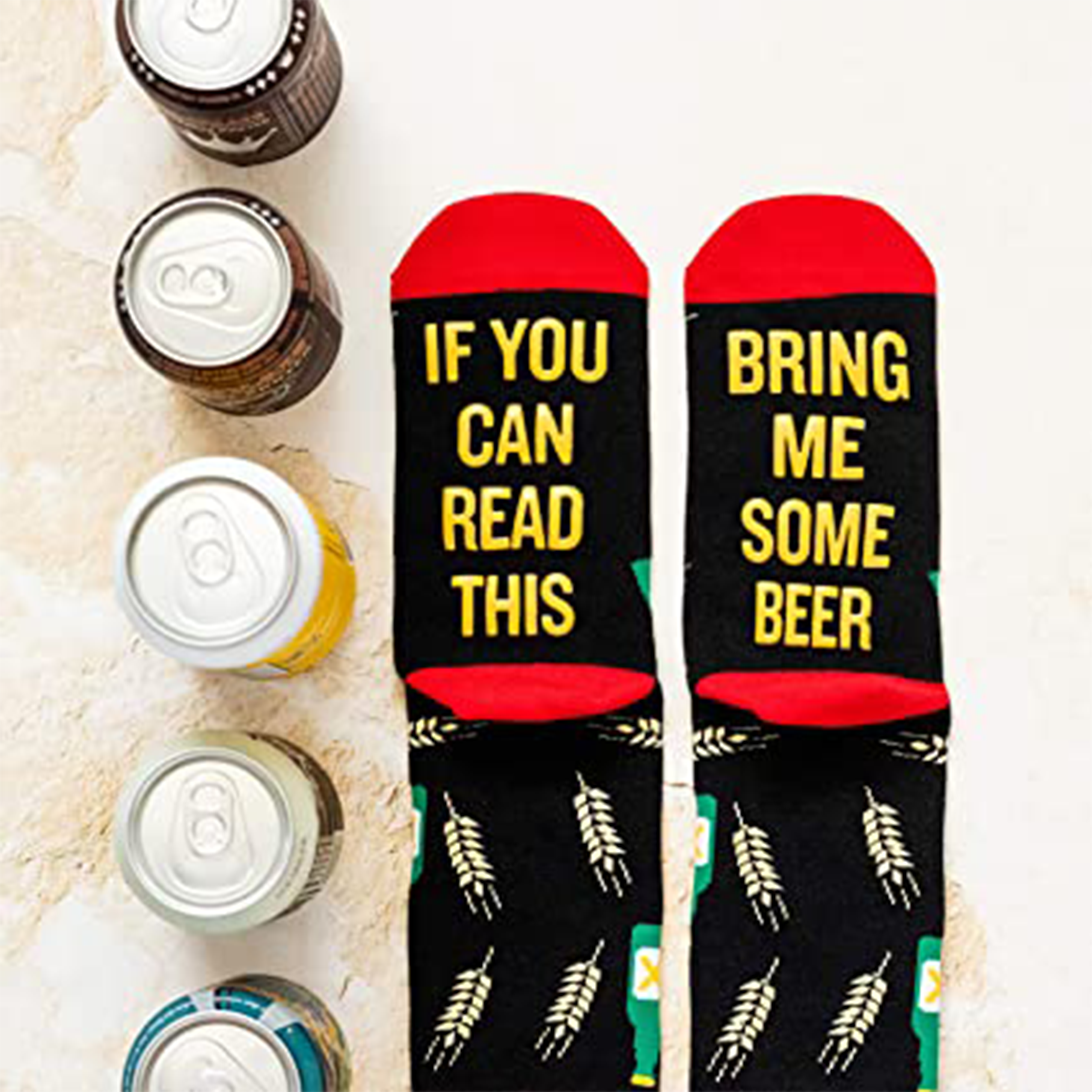 grappige sokken, bring me some beer met bier op achtergrond | cadeauplek