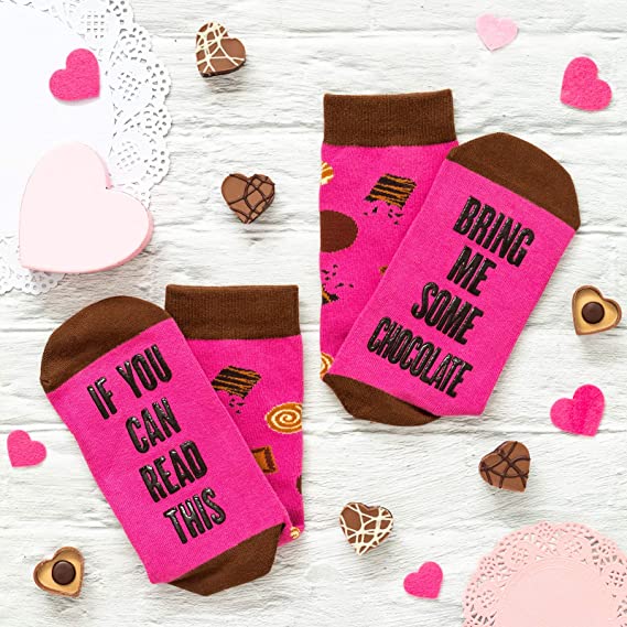 grappige sokken, bring me some chocolate met achtergrond | cadeauplek
