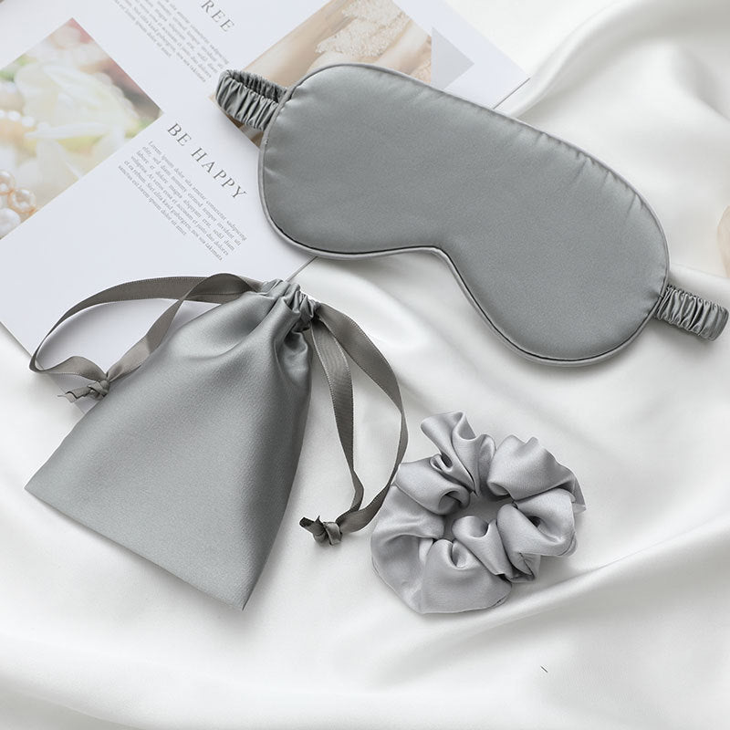 slaapmasker met bijpassend zakje en scrunchie grijs | cadeauplek