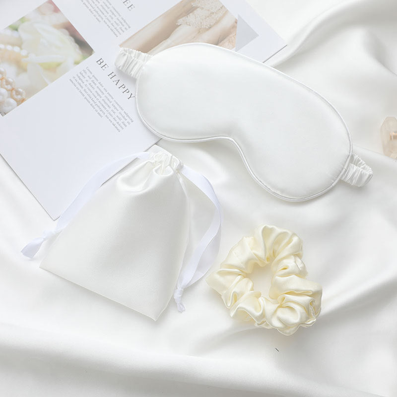 slaapmasker met bijpassend zakje en scrunchie wit | cadeauplek