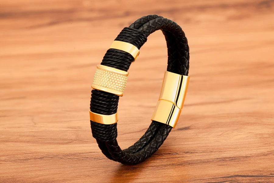 leren armband heren goud met RVS ringen rechtop | cadeauplek