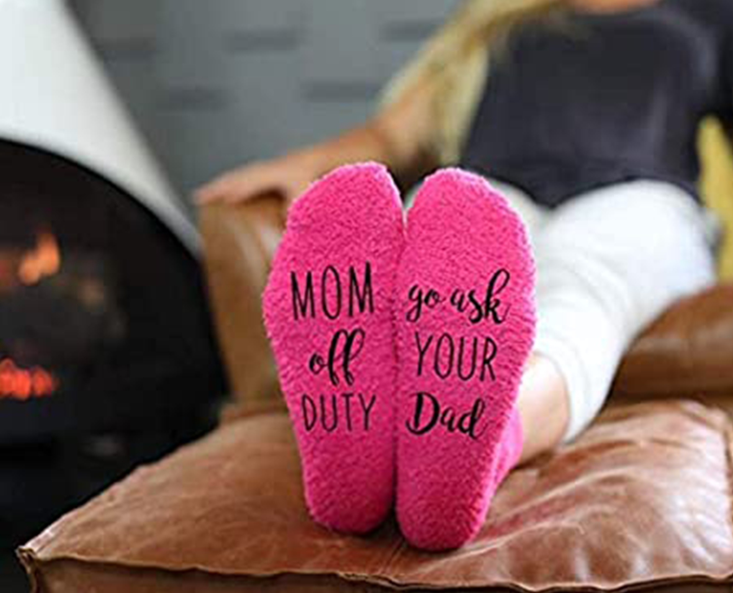 Fluffy huissokken mom off duty roze aan voeten | Cadeauplek