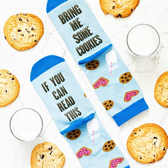 grappige sokken, bring me some cookies met koekjes op achtergrond | cadeauplek