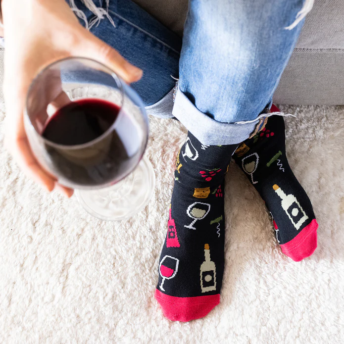 If you can read this, bring me some wine | Sokken