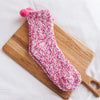 Afbeelding in Gallery-weergave laden, fluffy sokken roze op plankje | cadeauplek